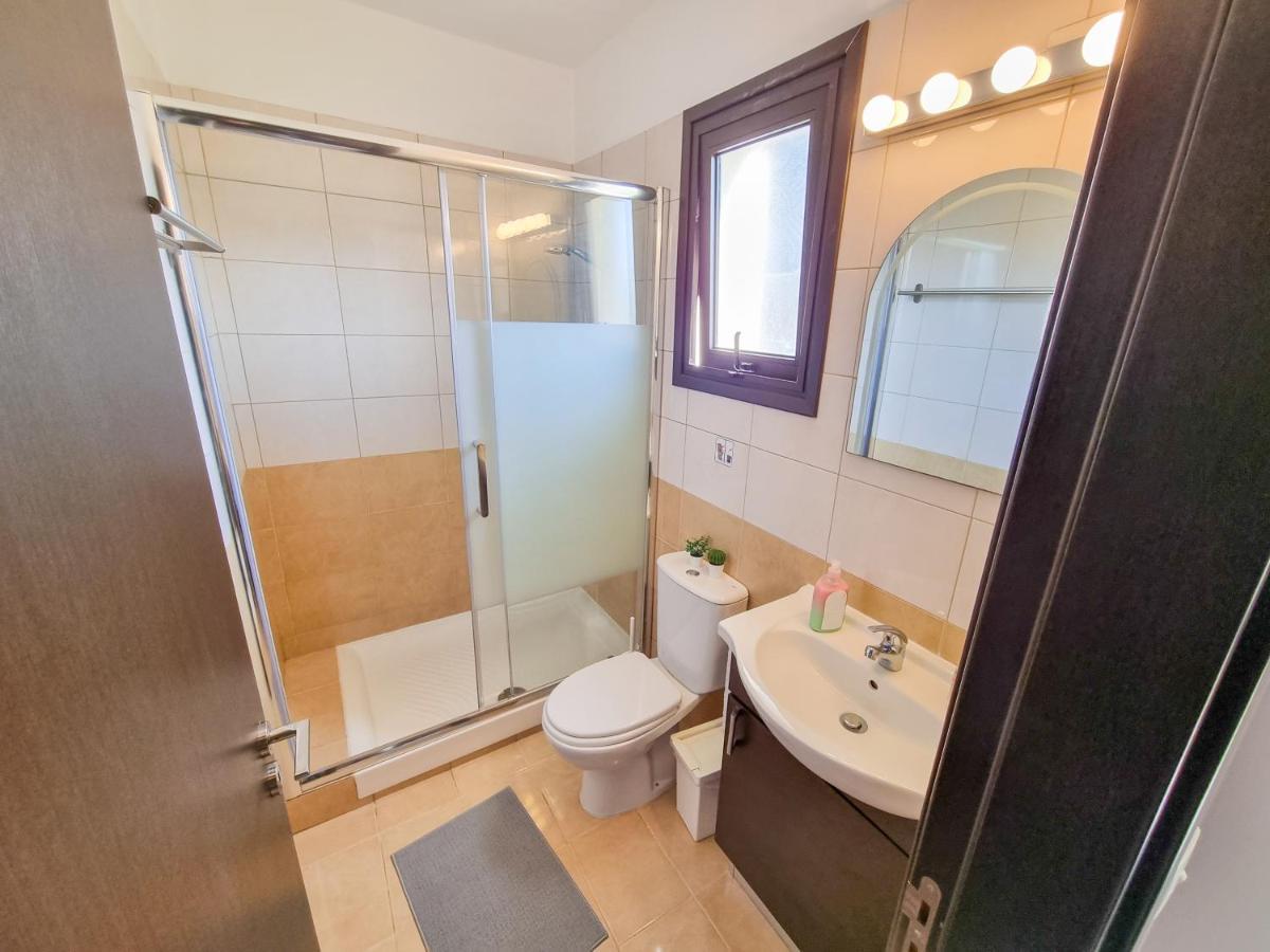 لارنكا Light House Apartment المظهر الخارجي الصورة