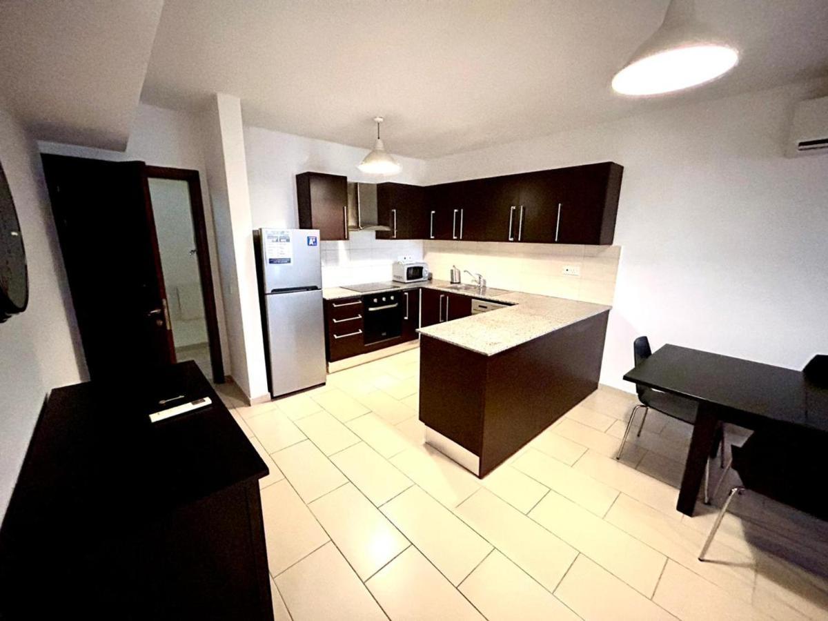 لارنكا Light House Apartment المظهر الخارجي الصورة